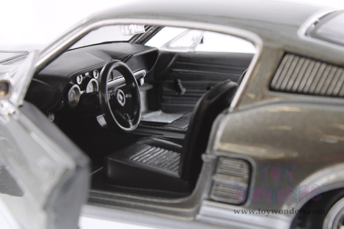 Showcasts® Collectibles - Ford Mustang GT-500 Hard Top (1967, 1/24 scale diecast model car, Asstd.) 37260 MAP: $19.99