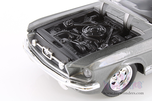 Showcasts® Collectibles - Ford Mustang GT-500 Hard Top (1967, 1/24 scale diecast model car, Asstd.) 37260 MAP: $19.99