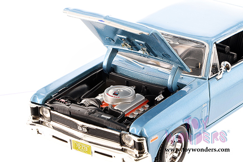 Showcasts Collectibles - Chevrolet&reg; Nova SS Hardtop (1970, 1/24 scale diecast model car, Asstd.) 34262/2