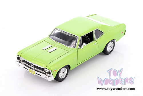 Showcasts Collectibles - Chevrolet&reg; Nova SS Hardtop (1970, 1/24 scale diecast model car, Asstd.) 34262/2