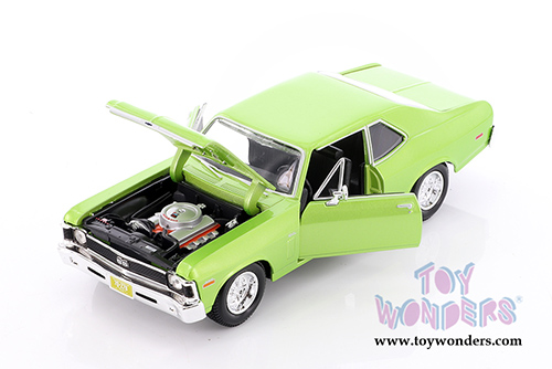 Showcasts Collectibles - Chevrolet&reg; Nova SS Hardtop (1970, 1/24 scale diecast model car, Asstd.) 34262/2