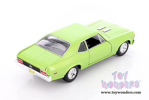 Showcasts Collectibles - Chevrolet&reg; Nova SS Hardtop (1970, 1/24 scale diecast model car, Asstd.) 34262/2