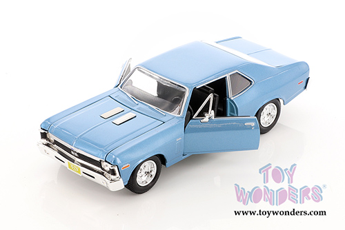 Showcasts Collectibles - Chevrolet&reg; Nova SS Hardtop (1970, 1/24 scale diecast model car, Asstd.) 34262/2