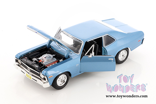Showcasts Collectibles - Chevrolet&reg; Nova SS Hardtop (1970, 1/24 scale diecast model car, Asstd.) 34262/2