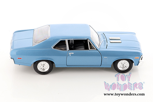 Showcasts Collectibles - Chevrolet&reg; Nova SS Hardtop (1970, 1/24 scale diecast model car, Asstd.) 34262/2