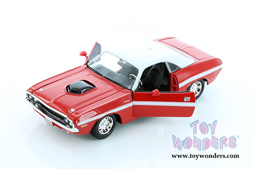 Showcasts&reg; Collectibles - Dodge Challenger R/T Coupe Hardtop & Convertible (1970, 1/24 scale diecast model car, Asstd.) 34263/4D