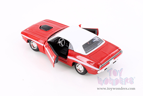 Showcasts® Collectibles - Dodge Challenger R/T Coupe Soft Top (1970, 1/24 scale diecast model car, Red) 34263 MAP: $19.99