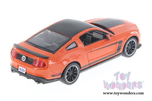 Showcasts Collectibles - Ford Mustang Boss 302 Hardtop (2012, 1/24 scale diecast model car, Asstd.) 34269