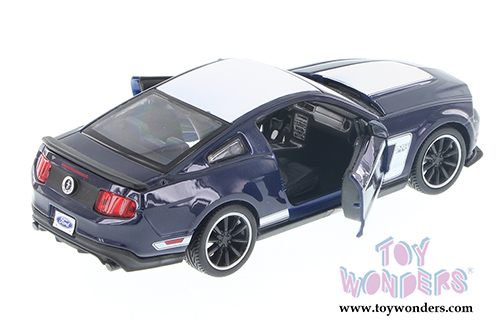 Showcasts Collectibles - Ford Mustang Boss 302 Hardtop (2012, 1/24 scale diecast model car, Asstd.) 34269