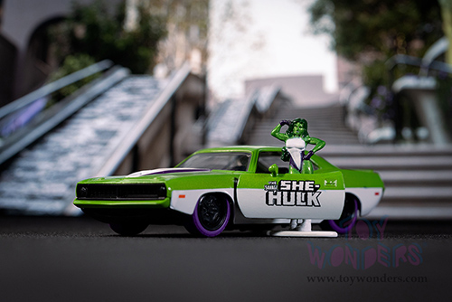 Jada Toys - Hollywood Rides | Plymouth Barracuda with She-Hulk Diecast Figure "The Savage She-Hulk" Marvel Series (1973, 1/32, diecast model car, Green/White) 34273/12