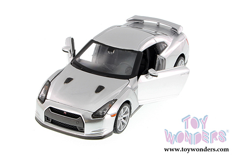 Showcasts Collectibles - Nissan GT-R Hardtop (2009, 1/24 scale diecast model car, Asstd.) 34294/2