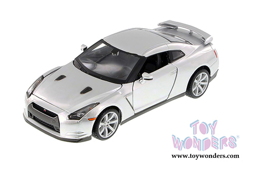 Showcasts Collectibles - Nissan GT-R Hardtop (2009, 1/24 scale diecast model car, Asstd.) 34294/2