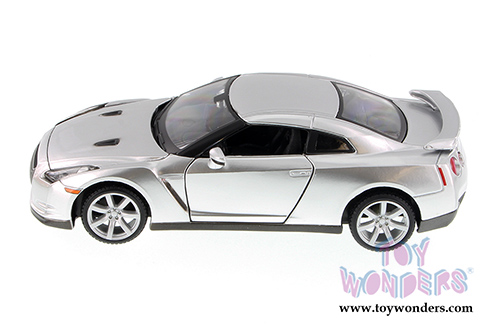 Showcasts Collectibles - Nissan GT-R Hardtop (2009, 1/24 scale diecast model car, Asstd.) 34294