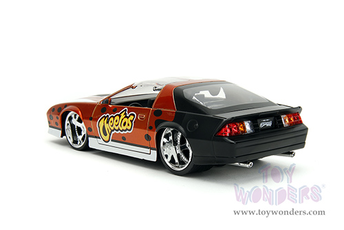 Jada Toys - Hollywood Rides | Chevrolet® Camaro® Z/28 with Chester Cheetah Diecast Figure "Cheetos" (1985, 1/24, diecast model car, Orange/Black) 34384/4