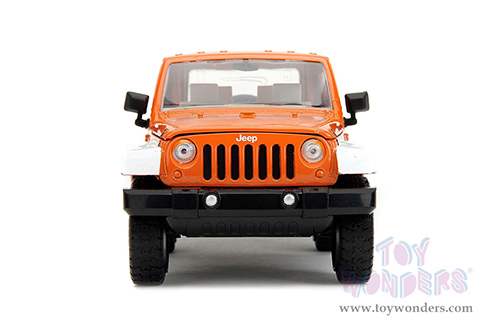 Jada Toys - Hollywood Rides | Jeep® Wrangler with Orange M&M's Diecast Figure (2017, 1/24 diecast model car, Orange/White) 34401