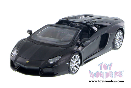 Showcasts Collectibles - Lamborghini Aventador LP 700-4 Roadster Convertible (1/24 scale diecast model car, Matte Black) 34504
