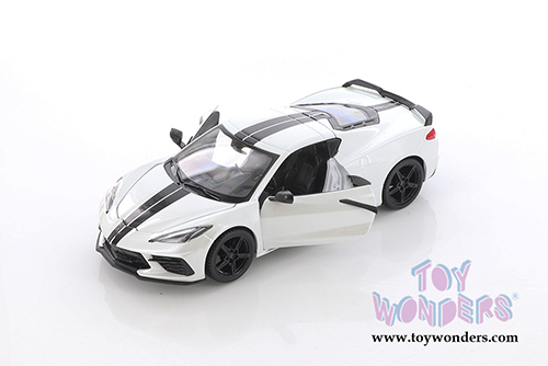 Showcasts Collectibles - Chevrolet&reg; Corvette&reg; Stingray Coupe Z51 (2020, 1/24 scale diecast model car, White) 34527DW