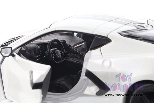 Showcasts Collectibles - Chevrolet&reg; Corvette&reg; Stingray Coupe Z51 (2020, 1/24 scale diecast model car, White) 34527DW