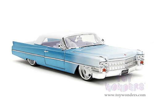 Jada Toys Pink Slips - Cadillac&reg; with Display Base (1963, 1/24 scale diecast model car, Blue-White Gradient) 34897