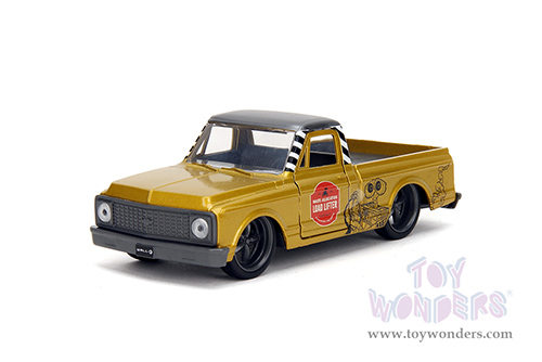 Jada Toys - Hollywood Rides | Chevrolet® Cheyenne™ Pickup Disney "WALL-E " (1972, 1/32 scale diecast model car, Gold) 34925/24
