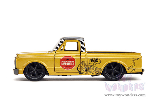 Jada Toys - Hollywood Rides | Chevrolet® Cheyenne™ Pickup Disney "WALL-E " (1972, 1/32 scale diecast model car, Gold) 34925/24