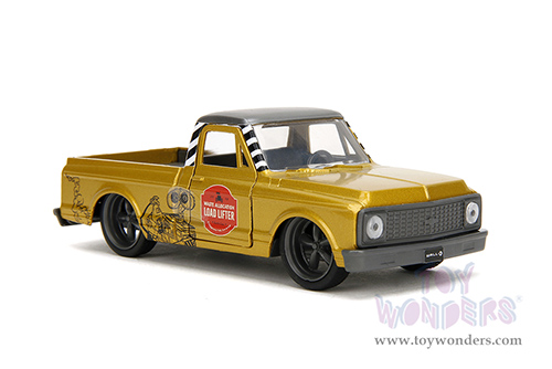Jada Toys - Hollywood Rides | Chevrolet® Cheyenne™ Pickup Disney "WALL-E " (1972, 1/32 scale diecast model car, Gold) 34925/24