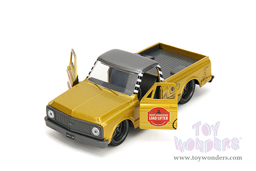 Jada Toys - Hollywood Rides | Chevrolet® Cheyenne™ Pickup Disney "WALL-E " (1972, 1/32 scale diecast model car, Gold) 34925/24