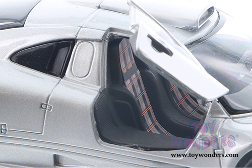 Showcasts Collectibles - Mercedes-Benz CLK-GTR Hard Top (1/26 scale diecast model car, Asstd.) 34949