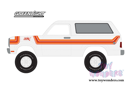 Greenlight - All Terrain Series 8 | Dodge Ramcharger Top Hand (1978, 1/64 scale diecast model car, Cream) 35130C/48