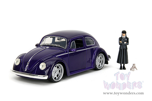Jada Toys - Hollywood Rides | Volkswagen Beetle with Wednesday Addams and Thing Diecast Figures (1/24, diecast model car, Purple) 35131