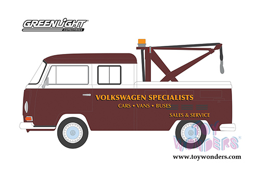 Greenlight - Blue Collar Collection Series 6 | Volkswagen Type 2 Double Cap Tow Truck Doka with Drop in Tow Hook (1968, 1/64 scale diecast model car, Metallic Burgundy) 35140A/48