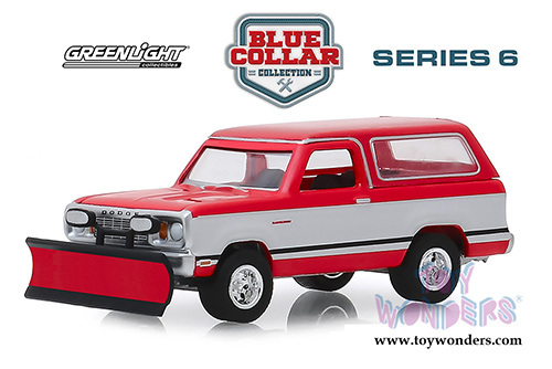 Greenlight - Blue Collar Collection Series 6 | Dodge Ramcharger with Snow Plow (1977, 1/64 scale diecast model car, Red w/White) 35140C/48