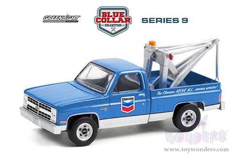 Greenlight - Blue Collar Collection Series 9 | Chevrolet&reg; C20 Scottsdale with Drop-In Tow Hook - Chevron (1983, 1/64 scale diecast model car, Blue/White) 35200D/48