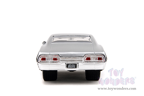 Jada Toys Bigtime Muscle - Chevrolet® Impala™ SS™ Hardtop (1967, 1/24 scale diecast model car, Silver/Black) 35217