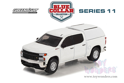 Greenlight - Blue Collar Collection Series 11 | Chevrolet&reg; Silverado W/T with Camper Shell (2022, 1/64 scale diecast model car, Summit White) 35240F/48