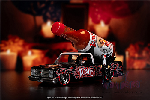 Jada Toys - Hollywood Rides | 1985 Chevrolet® C10 Pickup Truck with Charro Man figure - Tapatio Day of The Dead (1985, 1/24, diecast model car, Black with red/w White top) 35476