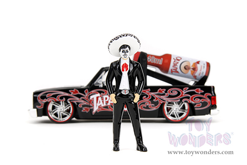 Jada Toys - Hollywood Rides | 1985 Chevrolet® C10 Pickup Truck with Charro Man figure - Tapatio Day of The Dead (1985, 1/24, diecast model car, Black with red/w White top) 35476