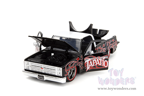 Jada Toys - Hollywood Rides | 1985 Chevrolet® C10 Pickup Truck with Charro Man figure - Tapatio Day of The Dead (1985, 1/24, diecast model car, Black with red/w White top) 35476
