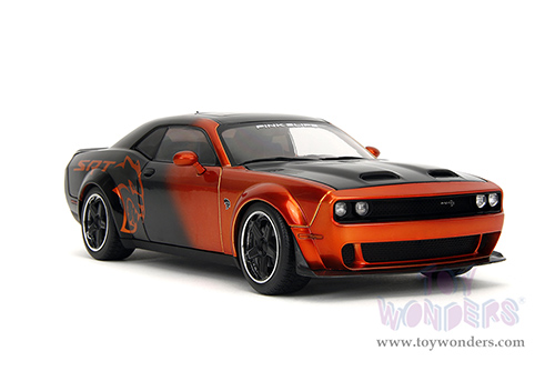 Jada Toys Pink Slips - Dodge Challenger SRT Hellcat Redeye Widebody with Display Base (2015, 1/18 scale diecast model car, Orange/Black) 35722