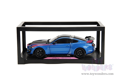 Jada Toys Pink Slips - Ford Mustang Shelby® GT500® with Display Base (2020, 1/18 scale diecast model car, Blue/Black with Pink stripes) 35723