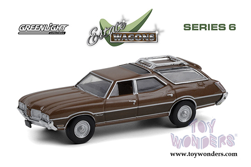 Greenlight - Estate Wagons Series 6 | Oldsmobile Vista Cruiser (1972, 1/64 scale diecast model car, Saddle Bronze/Woodgrain) 36010C/48