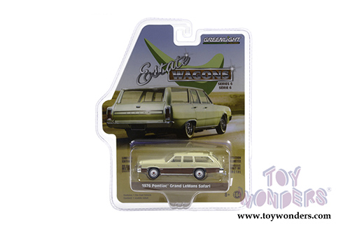 Greenlight - Estate Wagons Series 6 | Pontiac&reg; Grand LeMans Safari (1976, 1/64 scale diecast model car, Bavarian Cream/Woodgrain) 36010D/48