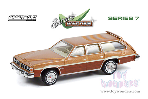 Greenlight - Estate Wagons Series 7 | Pontiac Grand LeMans Safari (1976, 1/64 scale diecast model car, Sandstone Gold Metallic with Woodgrain Sides) 36040E/48