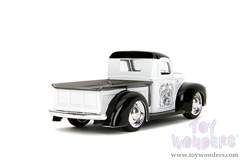 Jada Toys - Hollywood Rides | Disney Mickey Mouse Ford Pickup - Steamboat Willie Theme (1941, 1/32 scale diecast model car, Black/White) 36091