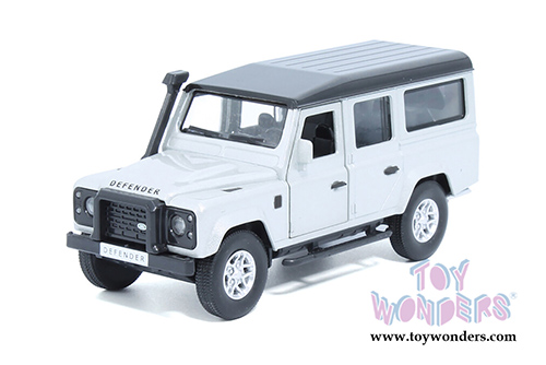 Tayumo - Land Rover Defender 110 (1/36 scale diecast model car, Indus Silver) 36100011