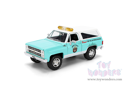 Jada Toys - Hollywood Rides | Chevrolet® Blazer with Smokey Bear™ Diecast Figure (1980, 1/24, diecast model car, Light Green) 36294