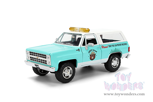 Jada Toys - Hollywood Rides | Chevrolet® Blazer with Smokey Bear™ Diecast Figure (1980, 1/24, diecast model car, Light Green) 36294