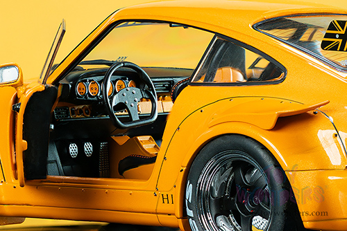 Jada Toys Pink Slips - Porsche RWB Body Kit Hibiki with Display Base (2016, 1/18 scale diecast model car, Glossy Orange) 36383