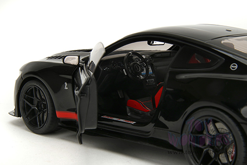 Jada Toys Pink Slips - Ford Shelby® GT500® "Code Red" with Display Base (2022, 1/18 scale diecast model car, Black) 36385
