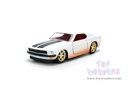 Jada Toys Fast & Furious - Roman's Ford Mustang Dirty Version - 25th Anniversary Series (1969, 1/32 scale diecast model car, White) 36394